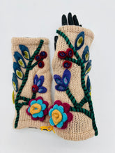 Load image into Gallery viewer, Felt Design Fingerless gloves (Cream)
