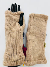 Load image into Gallery viewer, Felt Design Fingerless gloves (Cream)
