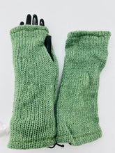 Load image into Gallery viewer, Felt Design Fingerless gloves (Aqua Green)
