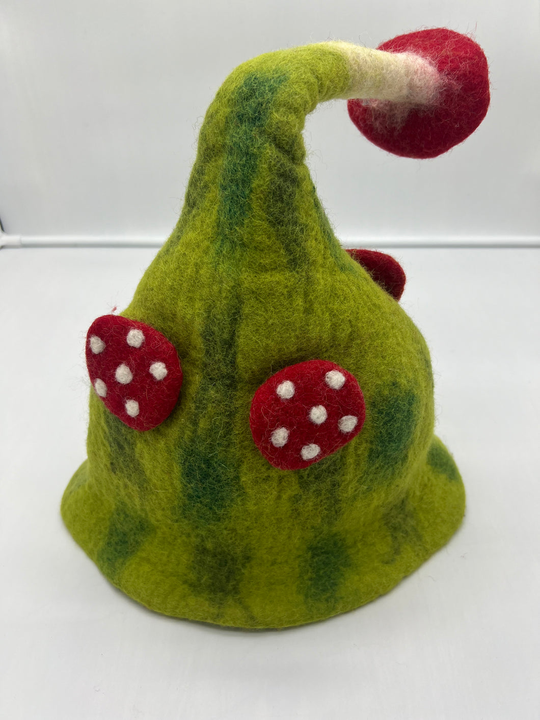 Felt Mushroom hat green (F-hat11)