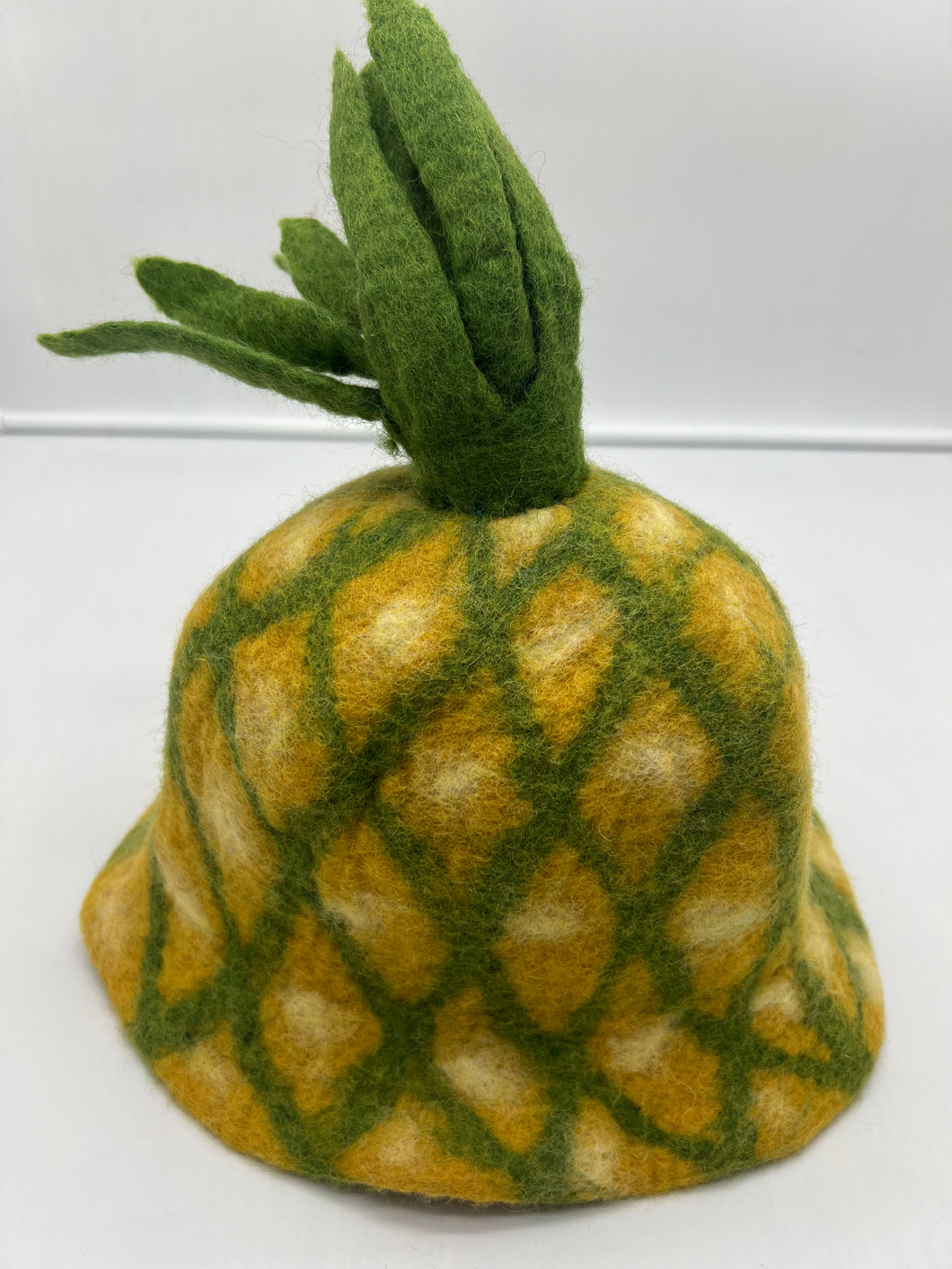 Felt pineapple hat (F-hat09)