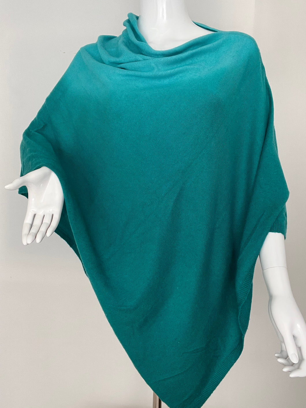 Cashmere Ombre Poncho (Green) COP04