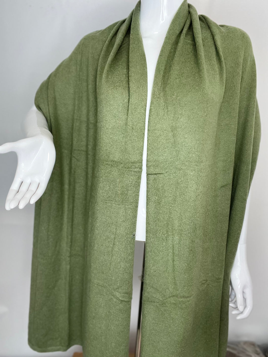 Cashmere knitted wrap (Olive Green) CW14