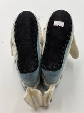 Load image into Gallery viewer, Felted kids shoes (Blue &amp; White) FS12
